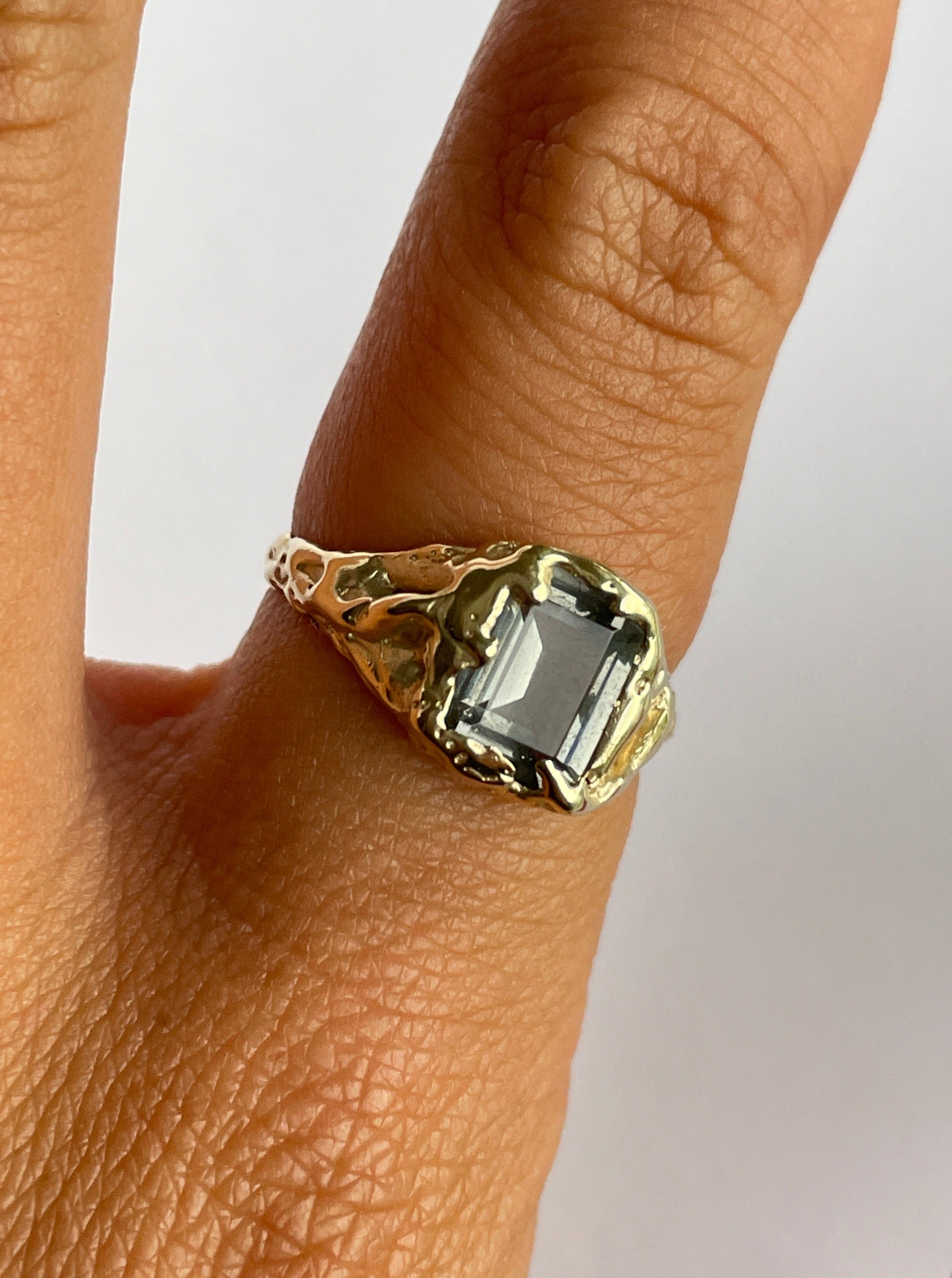 Nine Two Rings Between Lines Ring – ninetwo.5